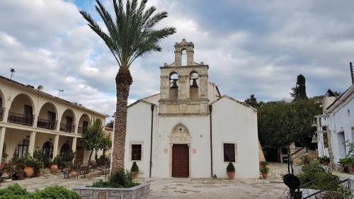 Le monastère de PALIANI