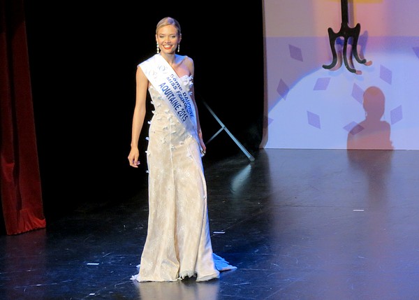 Présentation de Miss France et de ses dauphines par Sylvie Tellier