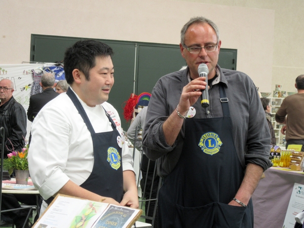 Deux grands chefs cuisiniers Châtillonnais ont démontré tout leur talent au salon "Art et Saveurs" organisé par le Lions Club