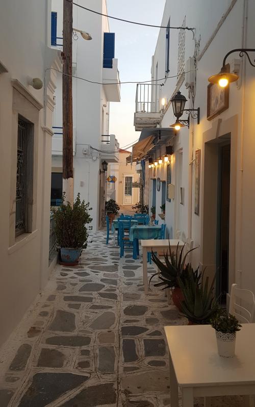 TINOS la pieuse...