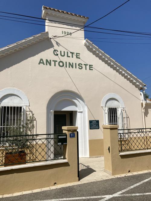 Orange - Temple antoiniste - façade