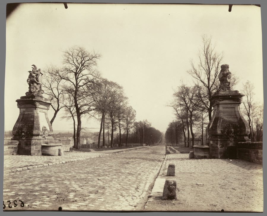 Atget Paris Juvisy les belles fontaines 900x728 Le Paris de 1900 par Atget 