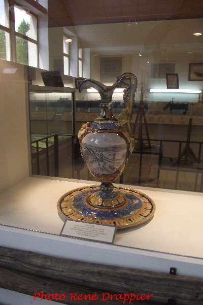 Un beau voyage à Briare avec la FNACA, avec les photos de René Drappier