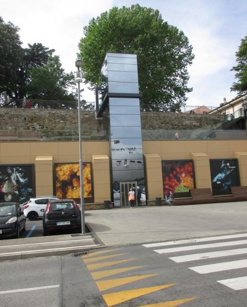 L'ascenseur pour accéder au centre ville depuis le port à Koper