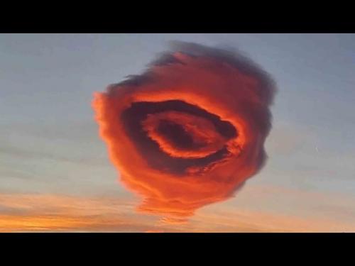 Les plus étranges nuages de la Terre (certains ne devraient pas exister)