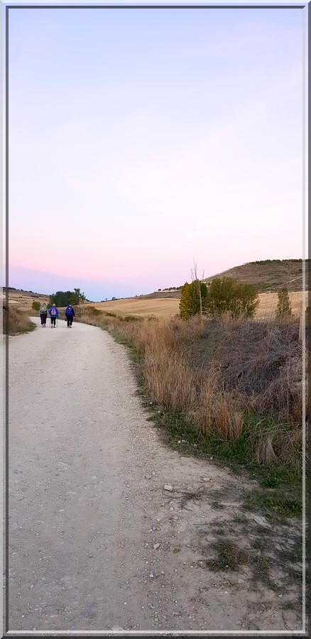 936 - Suite37 : -Notre Chemin vers St Jacques de Compostelle à travers ses anecdotes-