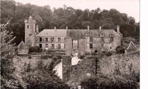 LES REMPARTS DE GONNEVILLE (Manche)