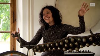 « Les voix d'Edmée » ou le foisonnant univers d'une chanteuse passionnée de  nature - YouTube