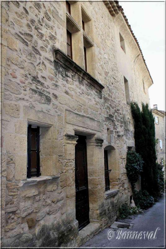 Ansouis Vaucluse maison médiévale