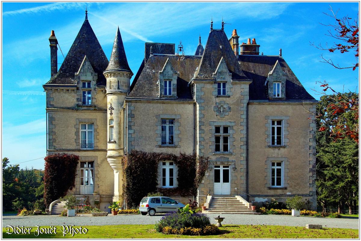(85) Vendée - Dompierre sur Yon (1) - Château du Rortheau