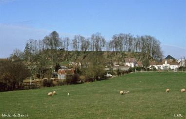 LES REMPARTS DE MOULINS-LA-MARCHE (Orne)
