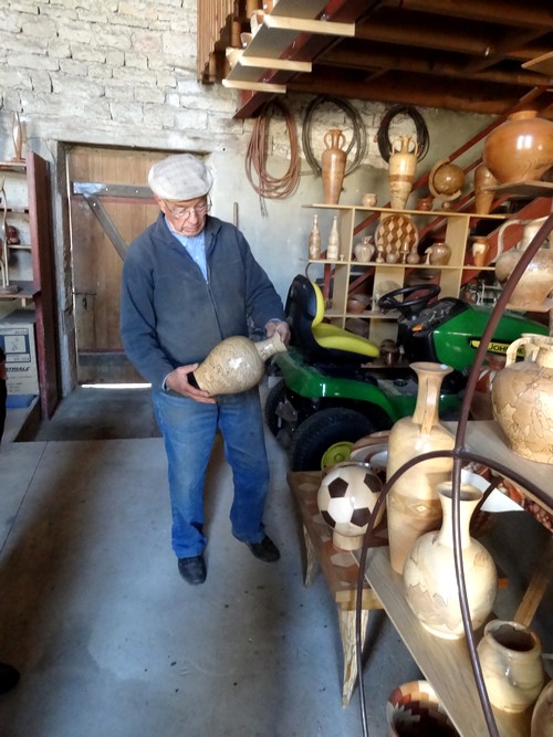 Dans l'atelier de Jean Glace, tourneur sur bois exceptionnel...