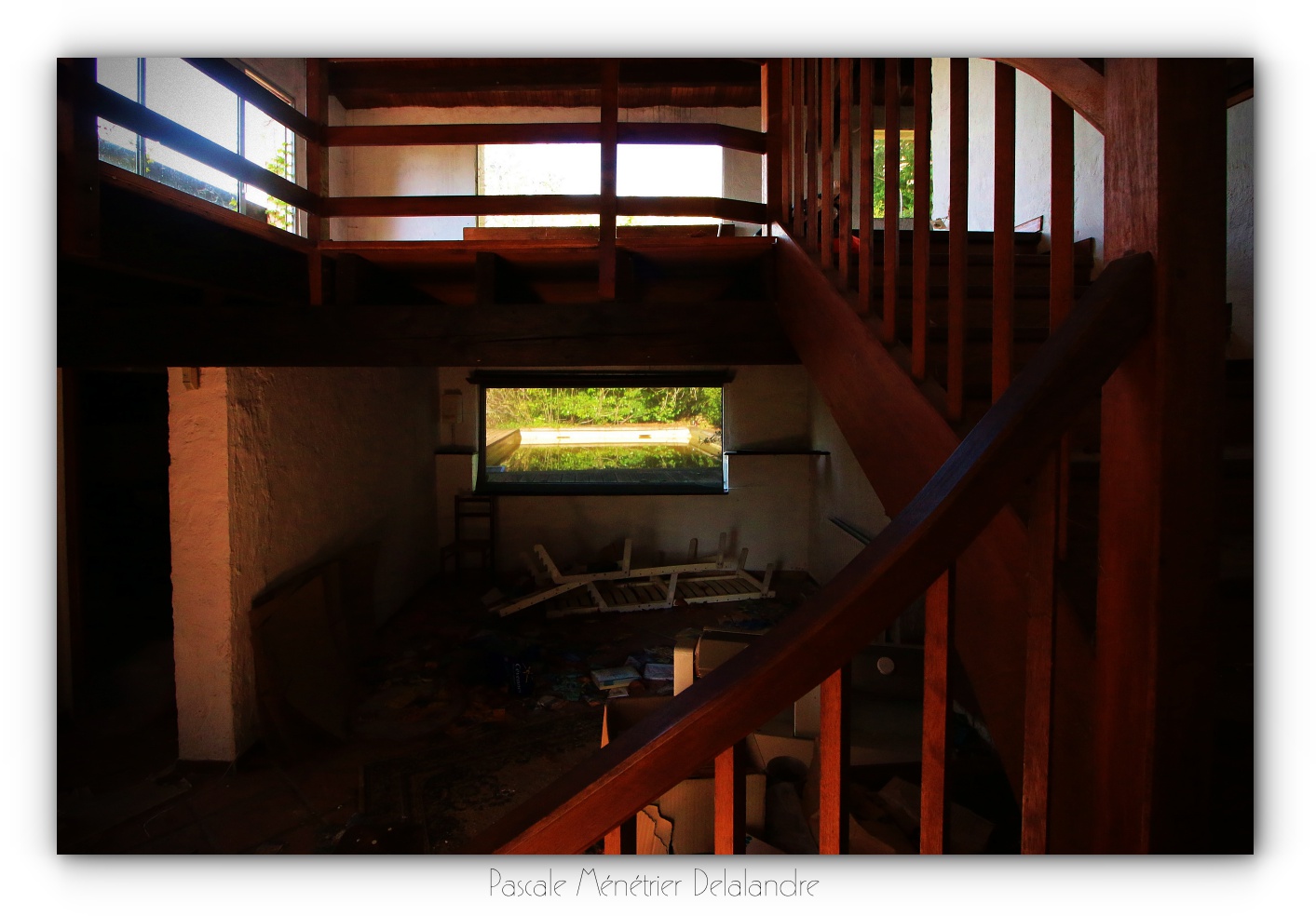 Urbex en Cévennes, Gard (3/4) - L'hôtel, ses salons et terrasses.