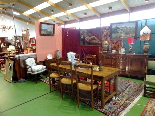 Le salon des antiquaires 2012, organisé par le Lions Club de Châtillon sur Seine..