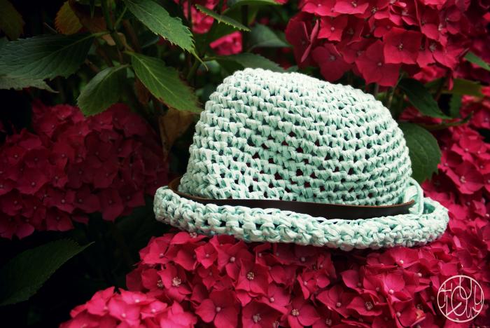 Un chapeau crocheté... en papier !