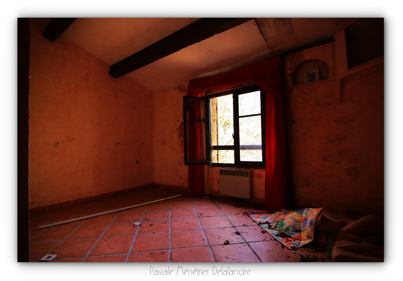 Urbex en Cévennes, Gard (3/4) - L'hôtel, ses salons et terrasses.