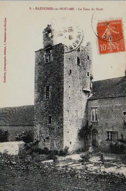 LES REMPARTS DE BAZOCHES-AU-HOULME (Orne)