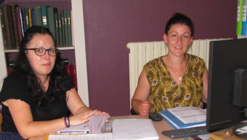 Sophie (à gauche), la nouvelle secrétaire de la Mairie en binome avec Ange-Line