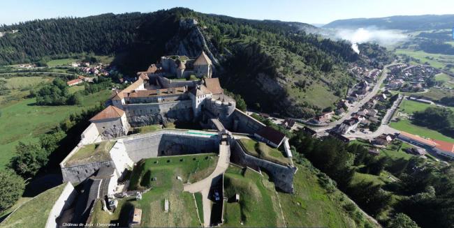 Vacances jurassiennes avec Arlette : visite du château de Joux