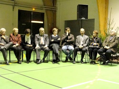 - Le restaurant "Côté Seine" à Montliot