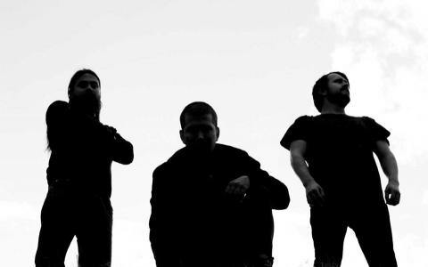 POSTHUM - Le morceau-titre de l'album Like Wildfire dévoilé