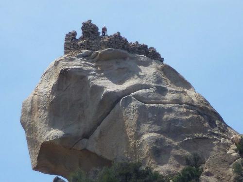 Roccapina : sa tour génoise et son lion (Corse)