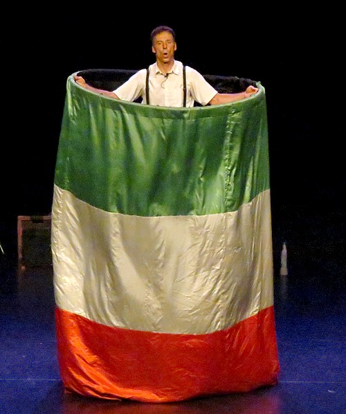 Les frères Panini, un désopilant spectacle offert au public lors du lancement de la Saison Théâtrale....