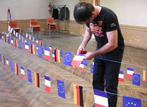 Soirée "guirlandes" en prévision de l'Ascension