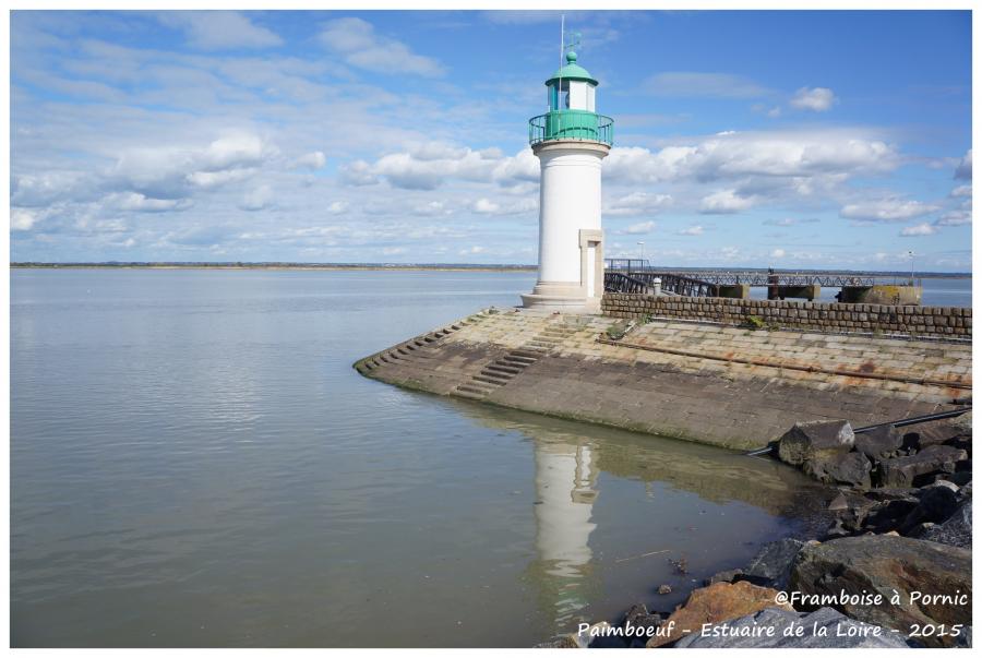 Paimboeuf, le phare et la chaussée.