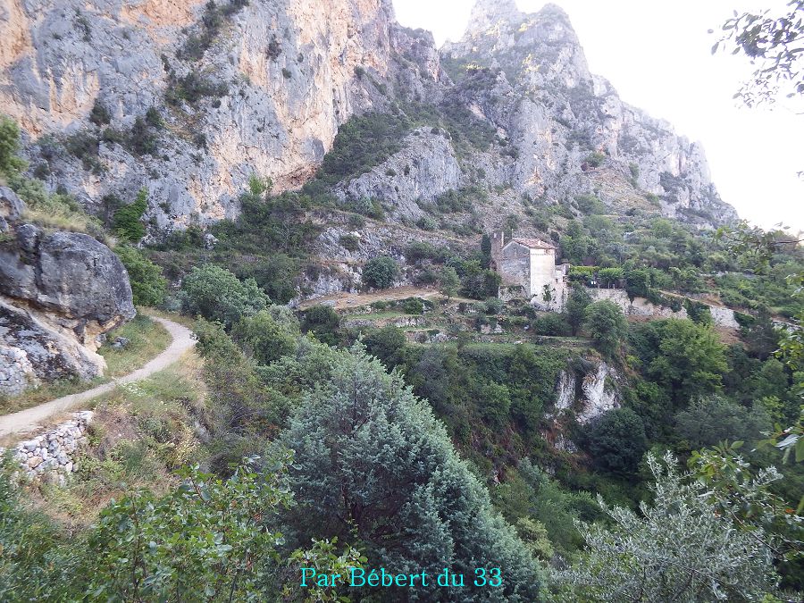 Moustiers Sainte-Marie - la source   (2)