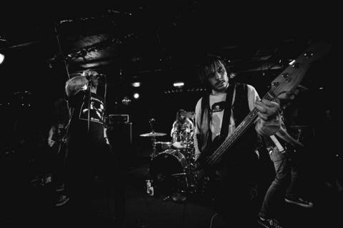 EROSION - Détails et extrait du premier album Maximum Suffering