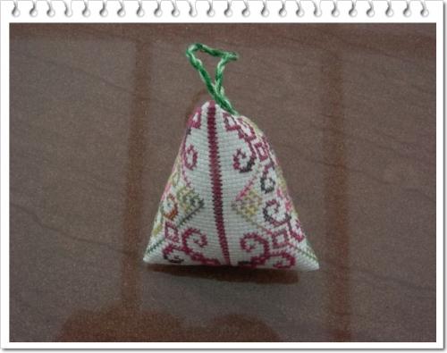 Biscornu N° 351