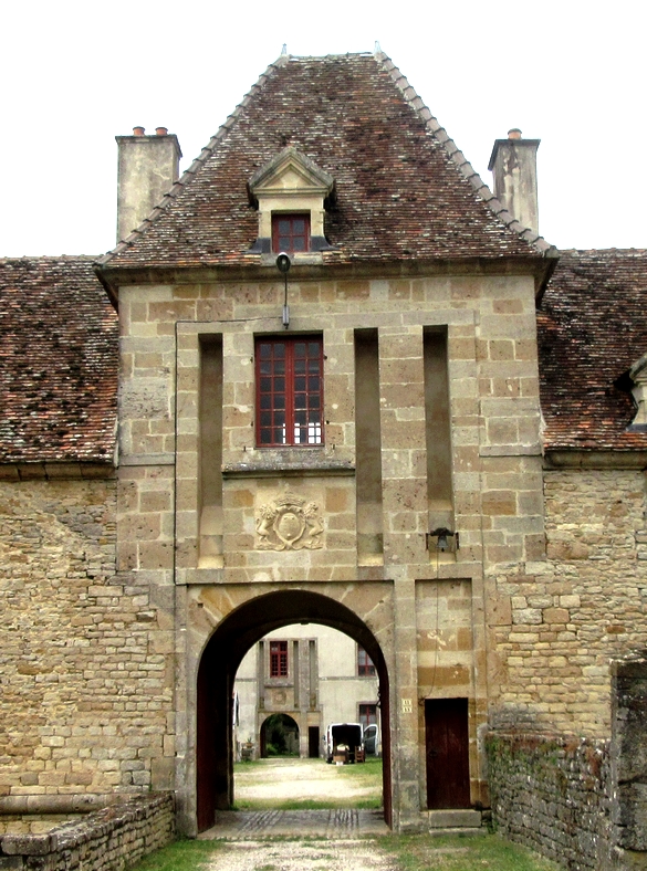 Le propriétaire du château de Blaisy Haut nous a fait découvrir la magnifique restauration d'un bâtiment historique qu'il a acquis en 1975