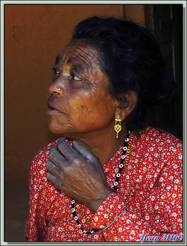 Blog de images-du-pays-des-ours : Images du Pays des Ours (et d'ailleurs ...), Traversée des collines entre Nagarkot et Katmandou: reserrage des cordons de la bourse - Népal