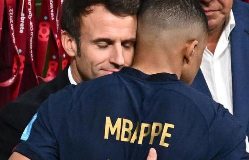 Toujours    la     gauche !