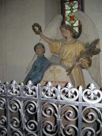 1914 - 1918 - concurrence mémorielle église - monument aux morts, poilu, ange