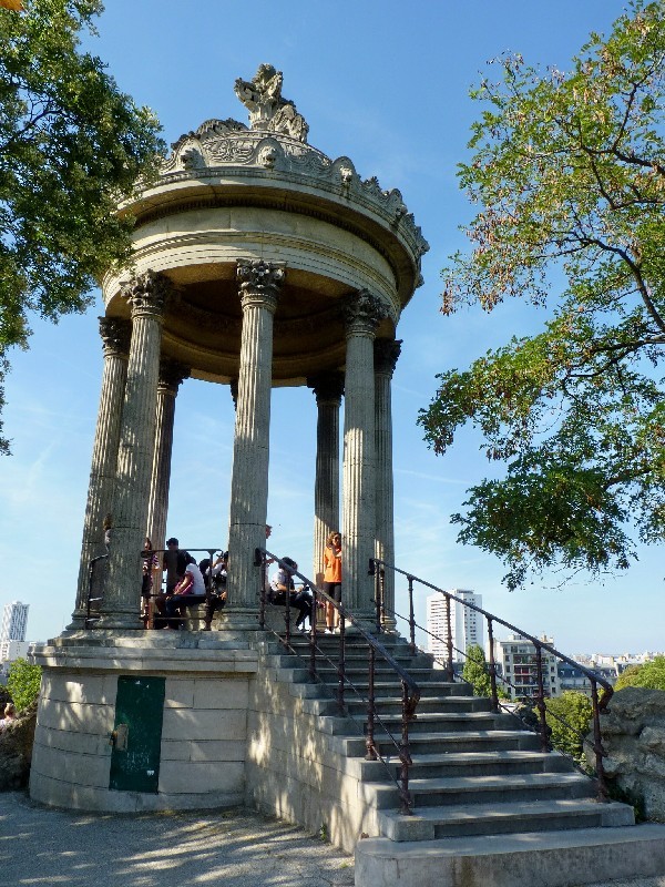 44 - Parc des Buttes-Chaumont (temple de Vesta)