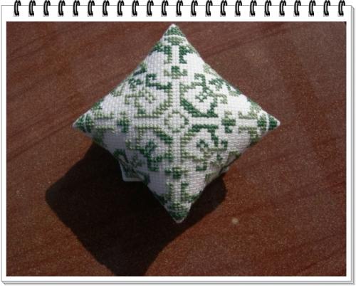 Biscornu N° 285