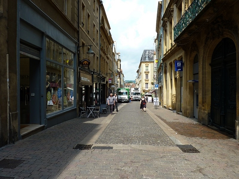 Metz / La rue aux Ours...