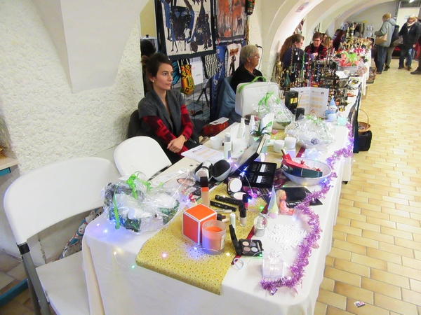 Le Marché de Noël du Zonta-Club vous attend encore aujourd'hui, salle des Bénédictines de l'Hôtel de Ville de Châtillon sur Seine....