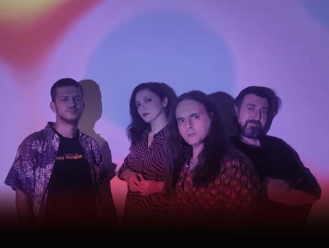 FRANK NEVER DIES - Les détails du nouvel album Red Moon Rising