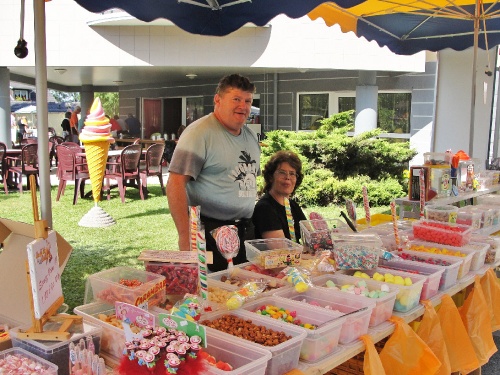Le vide-grenier de la maison de La Charme à Châtillon sur Seine...