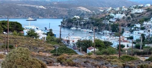 SKYROS le port