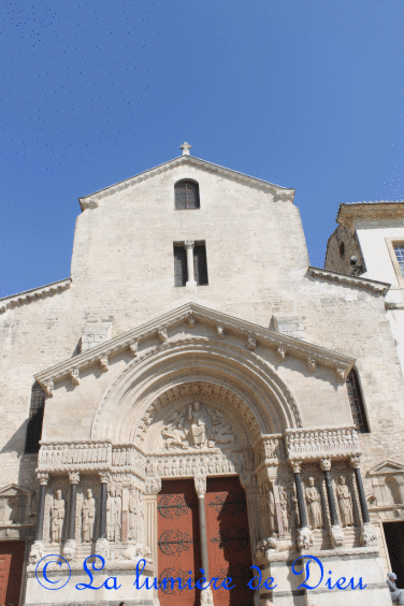 Arles, la cathédrale Saint Trophime