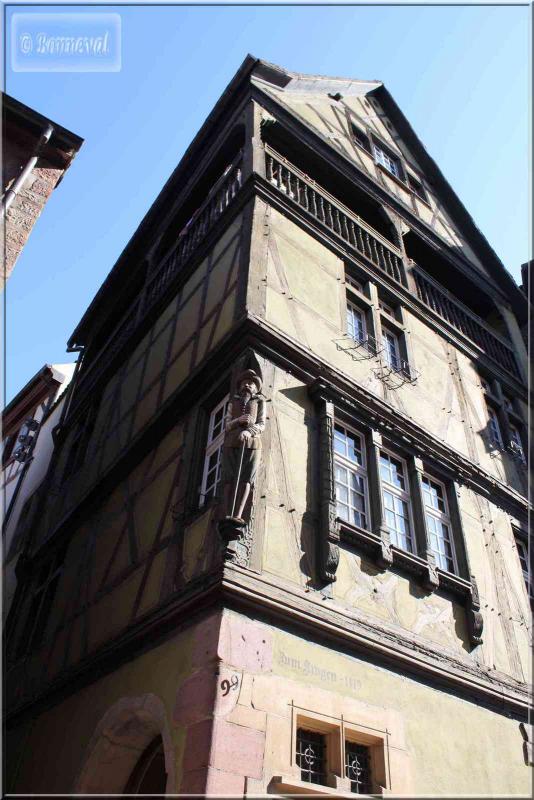 Alsace Haut-Rhin Colmar Maisons) Zum Kragen r