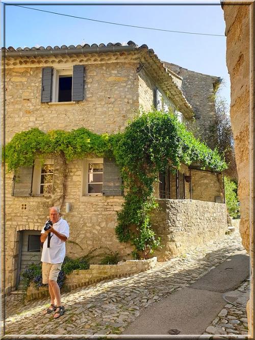 1010 - Vaison-la-Romaine dans le Vaucluse (84)