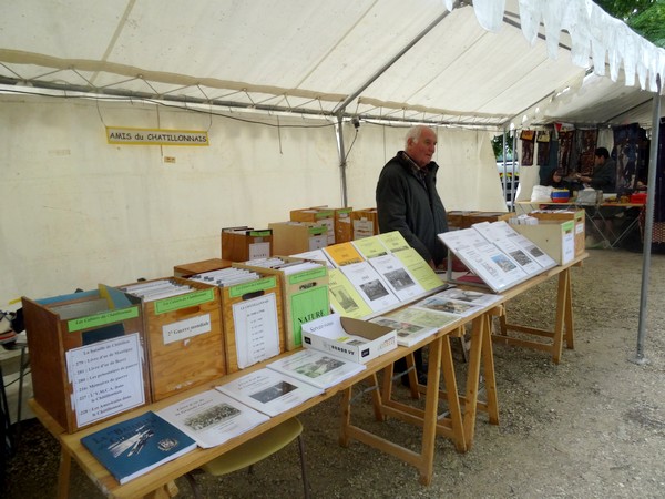 Quelques stands d'exposants aux Journées Châtillonnaises 2016...