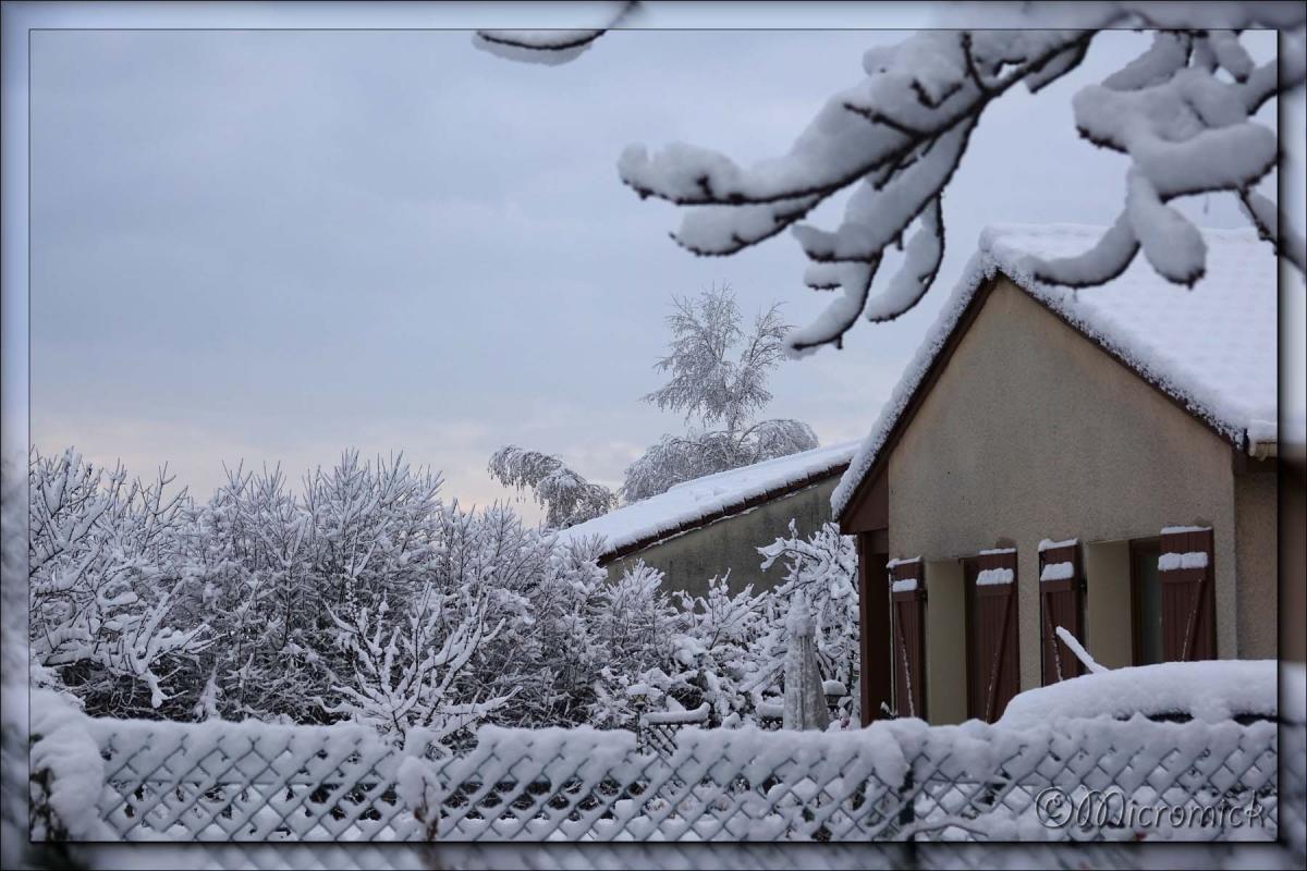 Première neige dans la plaine d'Auvergne