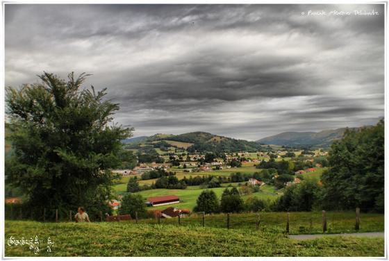 Saint-Jean-Pied-de-Port (en virage HDR)