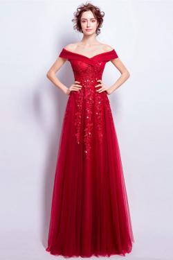 Robe de mariée longue au ras du sol ligne A en tulle